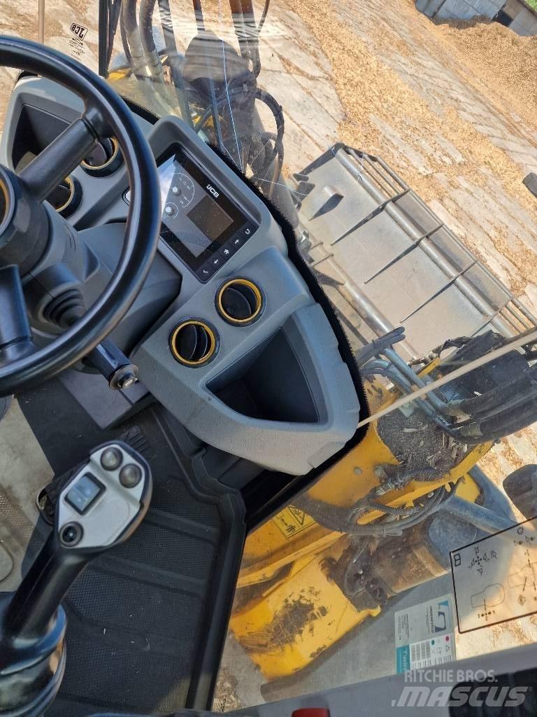 JCB 427 HT لوادر بعجل