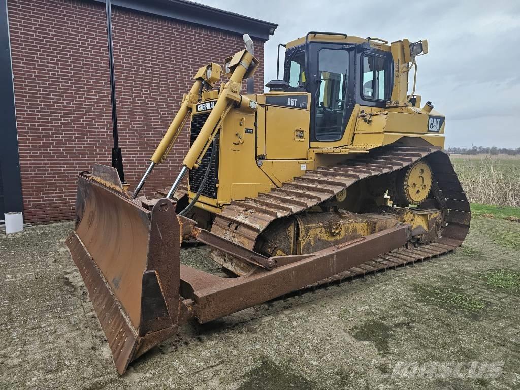 CAT D 6 T LGP بلدوزرات مجنزرة