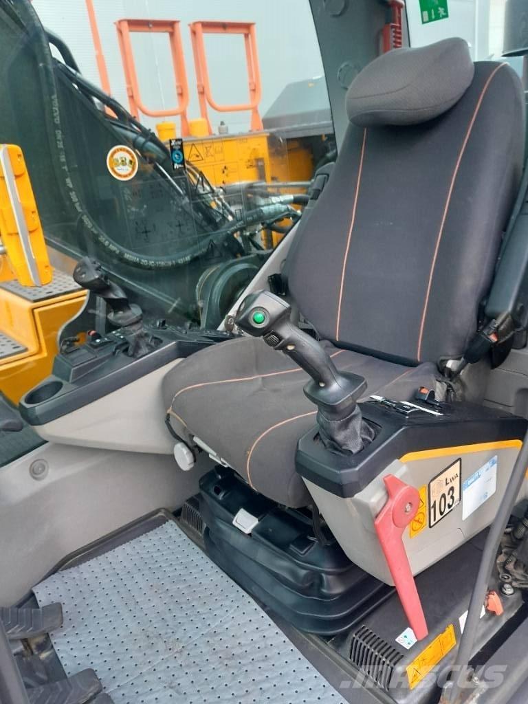 Volvo EC250EL حفارات زحافة