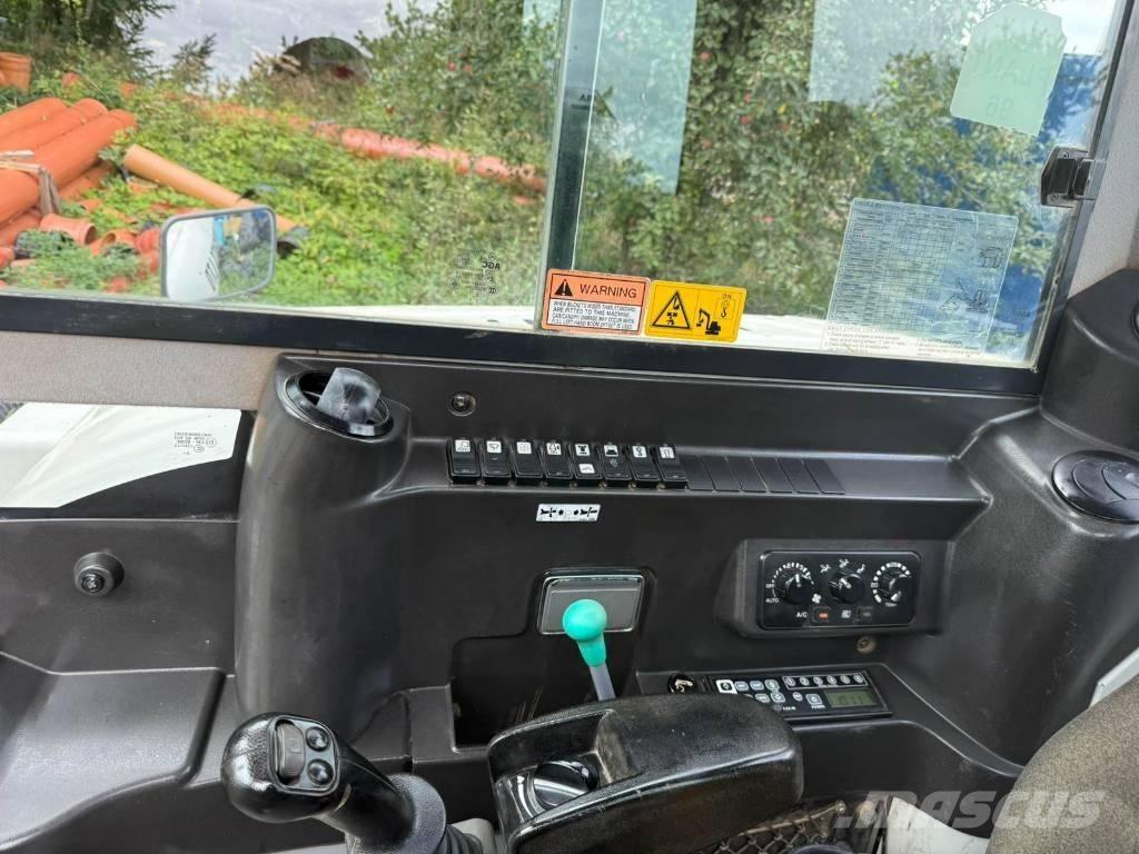 Takeuchi TB 290 حفارات وسط 7 طن - 12 طن