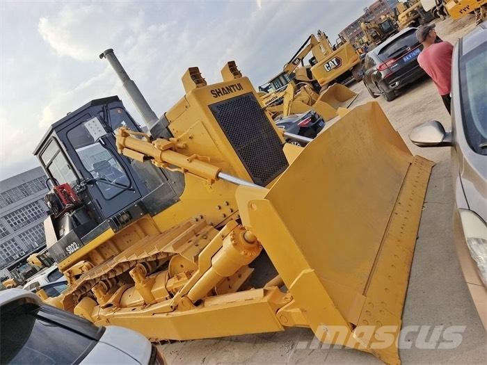 Shantui SD 22 بلدوزرات مجنزرة