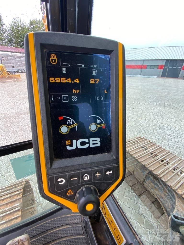 JCB JS 220 LC حفارات زحافة
