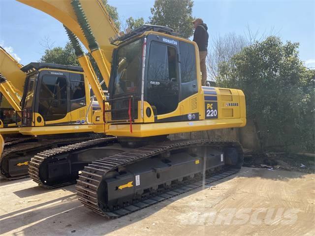 Komatsu PC 220-8 حفارات زحافة