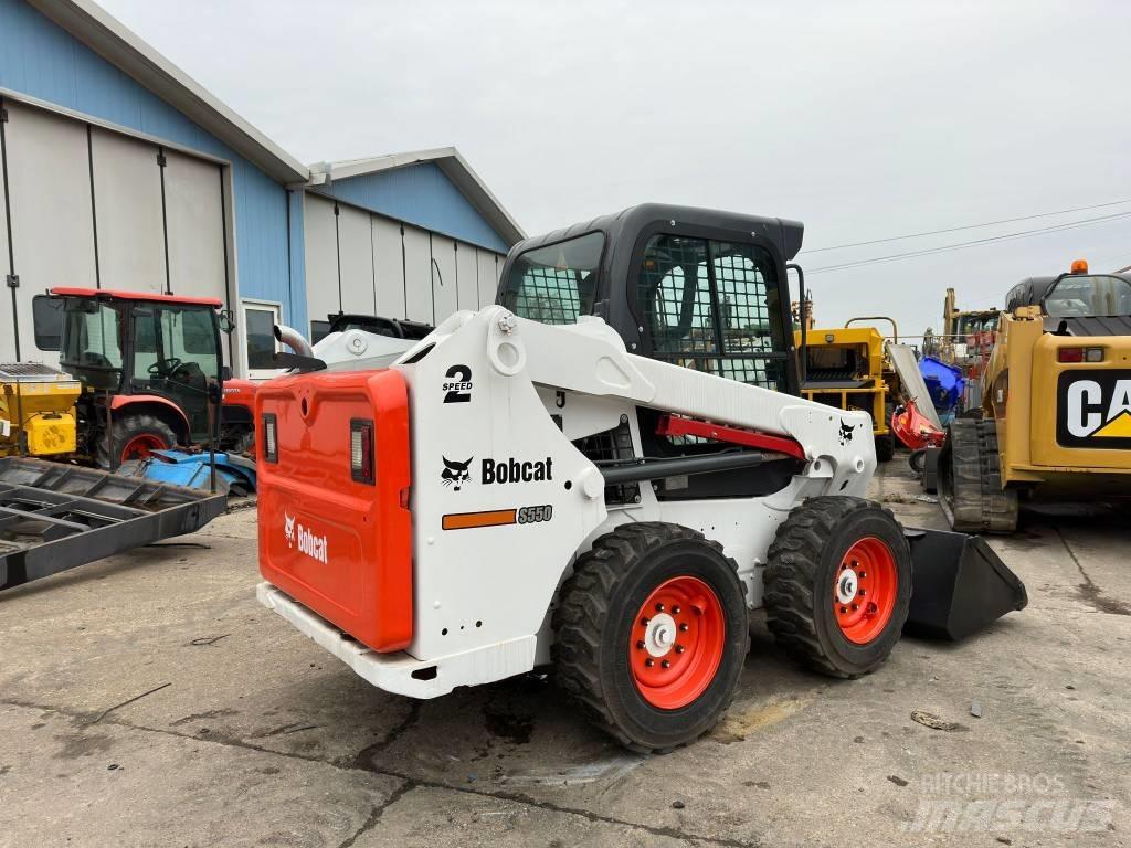 Bobcat S 550 لوادر انزلاقية التوجيه