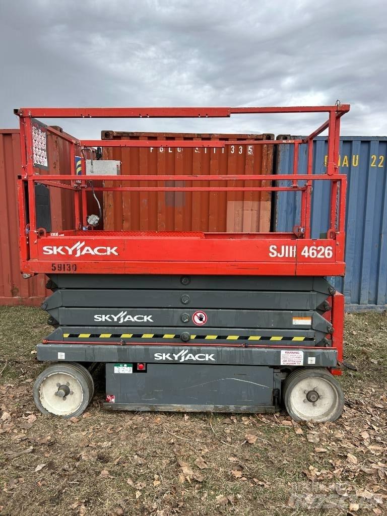 SkyJack SJ III 4626 رافعات مقصية الشكل