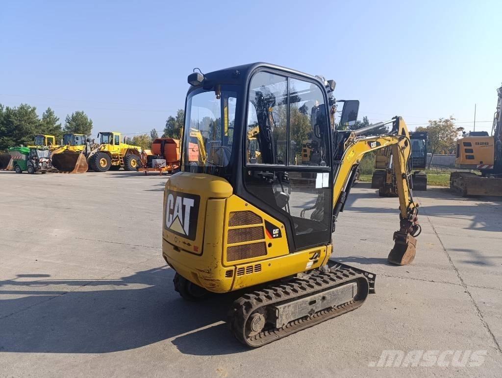 CAT 301.7 D حفارات صغيرة أقل من 7 طن (حفارات صغيرة)