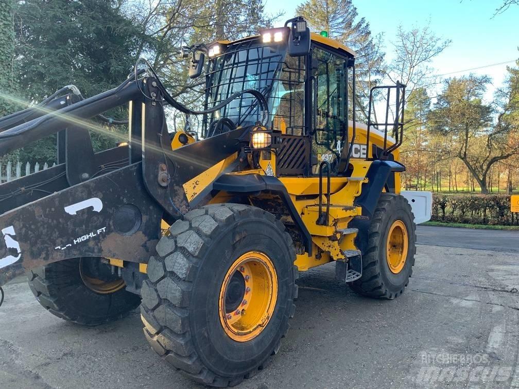 JCB 437 HT لوادر بعجل