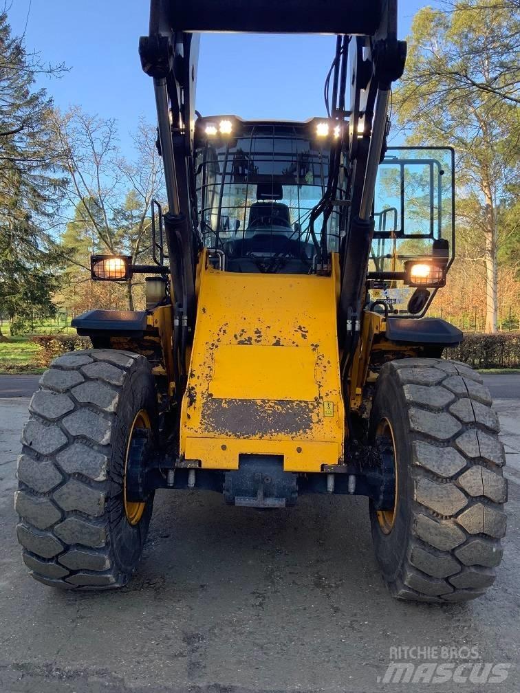 JCB 437 HT لوادر بعجل