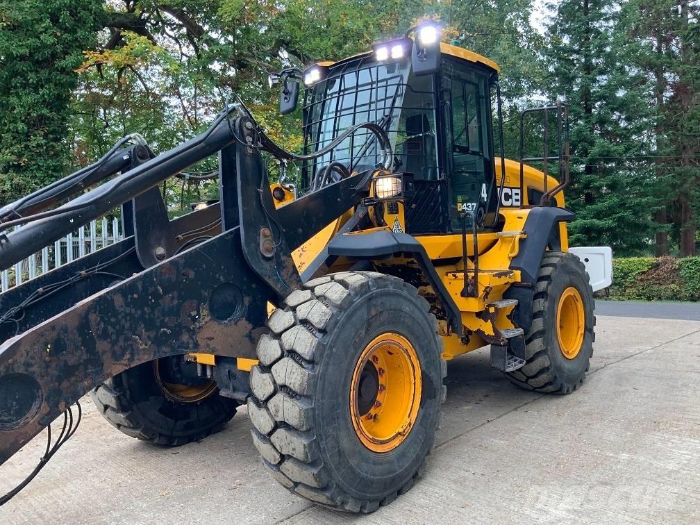 JCB 437 HT لوادر بعجل