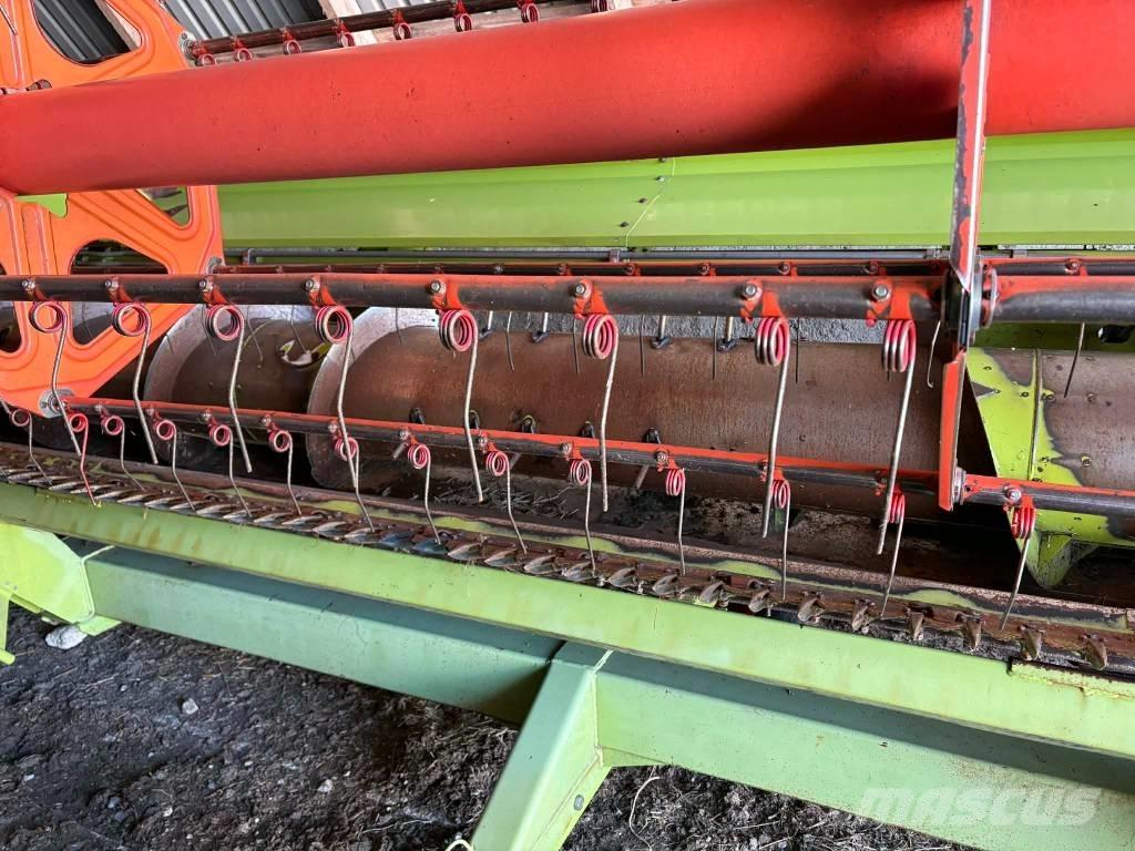 CLAAS Tucano 320 حصادات