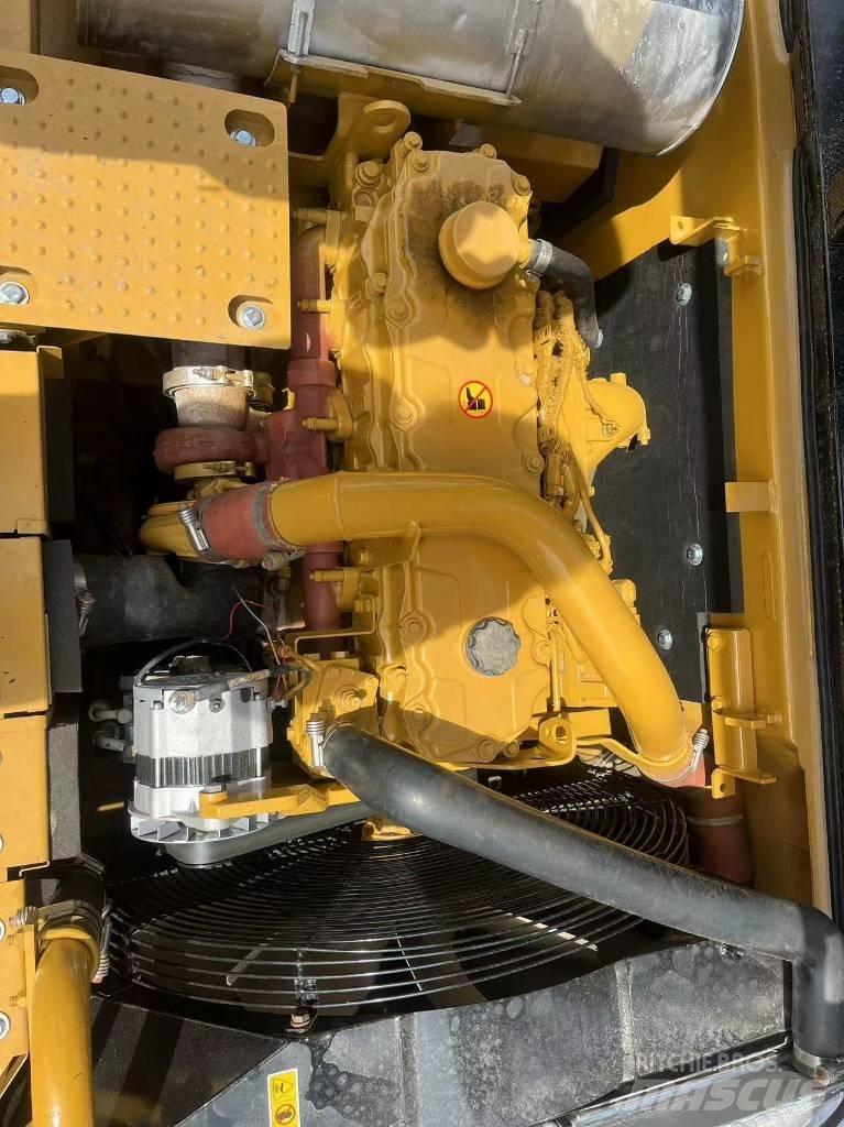 CAT 325d حفارات زحافة