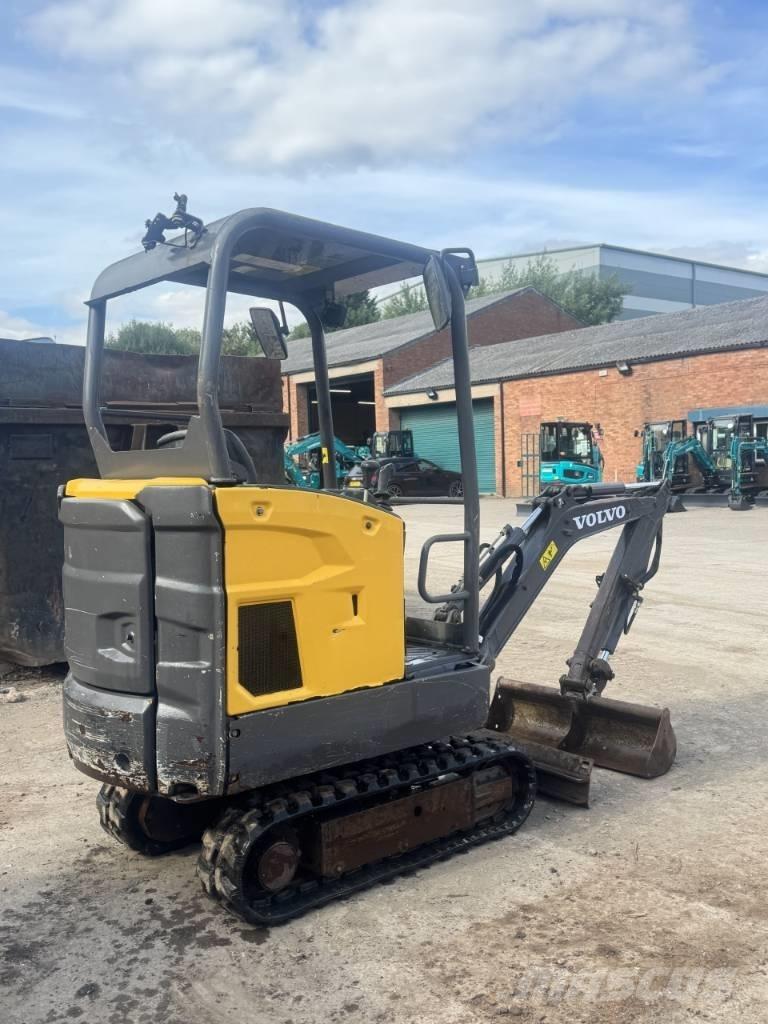 Volvo EC 15 حفارات صغيرة أقل من 7 طن (حفارات صغيرة)