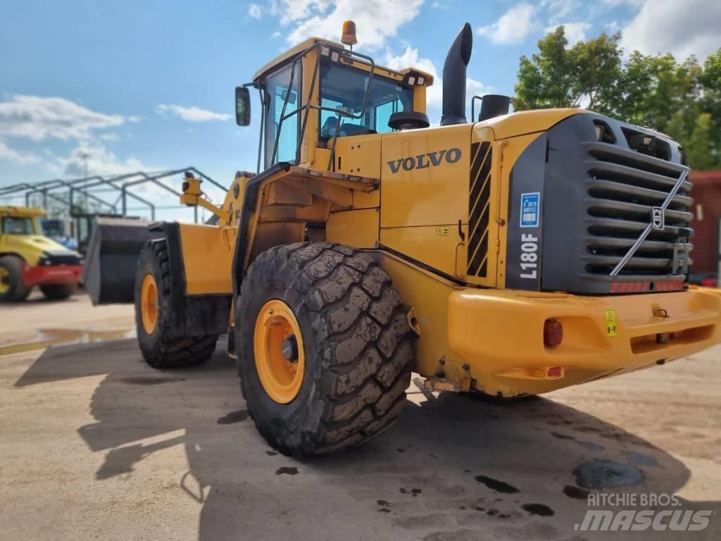 Volvo L 180 F لوادر بعجل