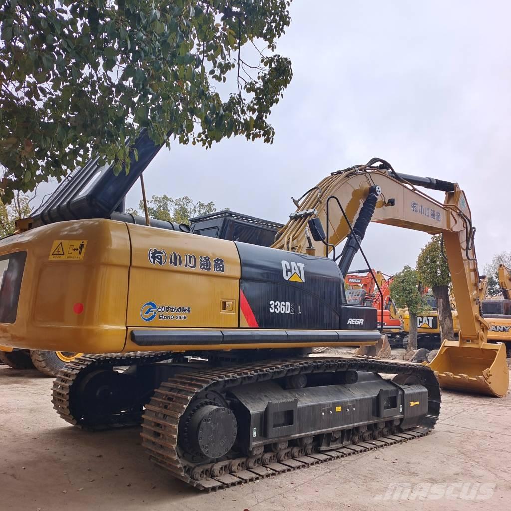 CAT 336 D حفارات زحافة