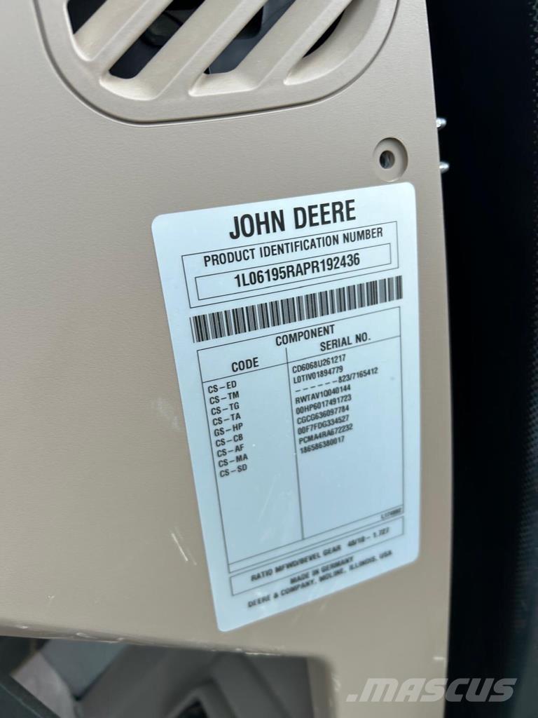 John Deere 6R 195 الجرارات