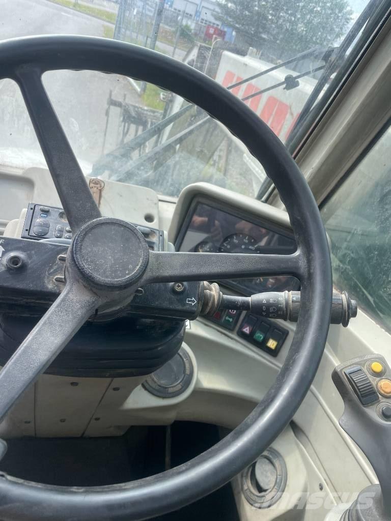 CLAAS Ranger 975 مناولات متداخلة