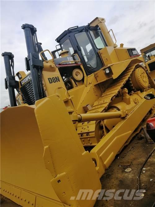 CAT D 8 N بلدوزرات مجنزرة