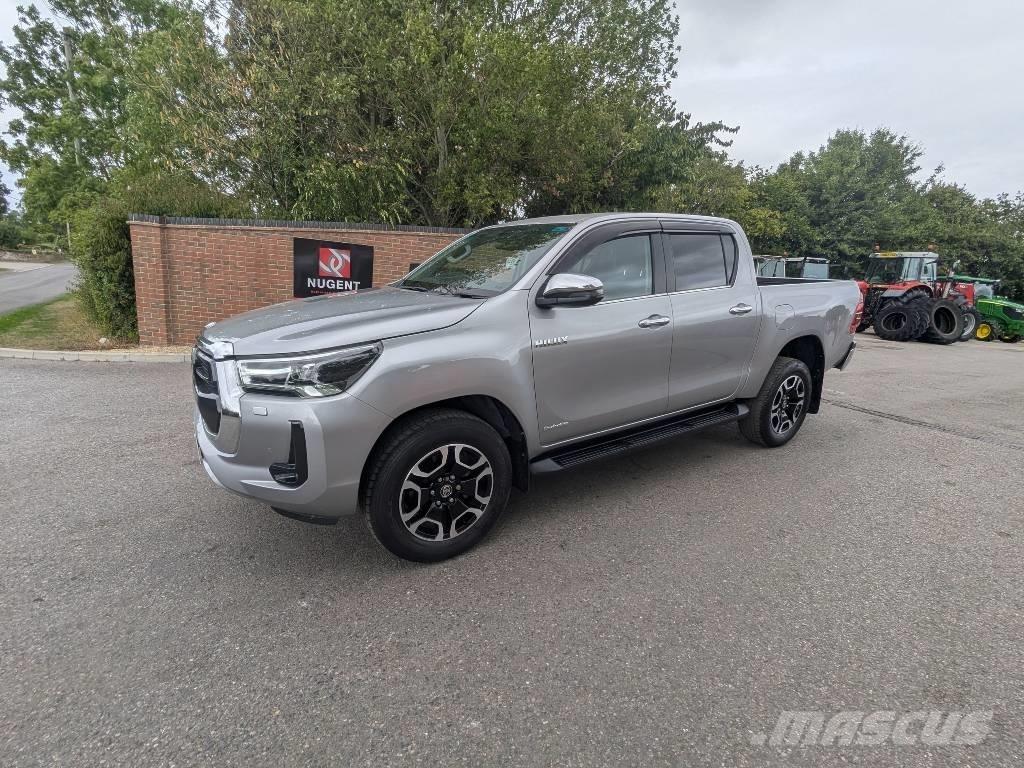 Toyota Hilux شاحنات خفيفة/مفصلية الجوانب
