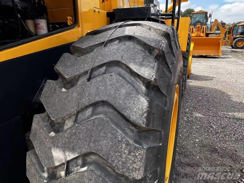 Komatsu WA 380-3 لوادر بعجل