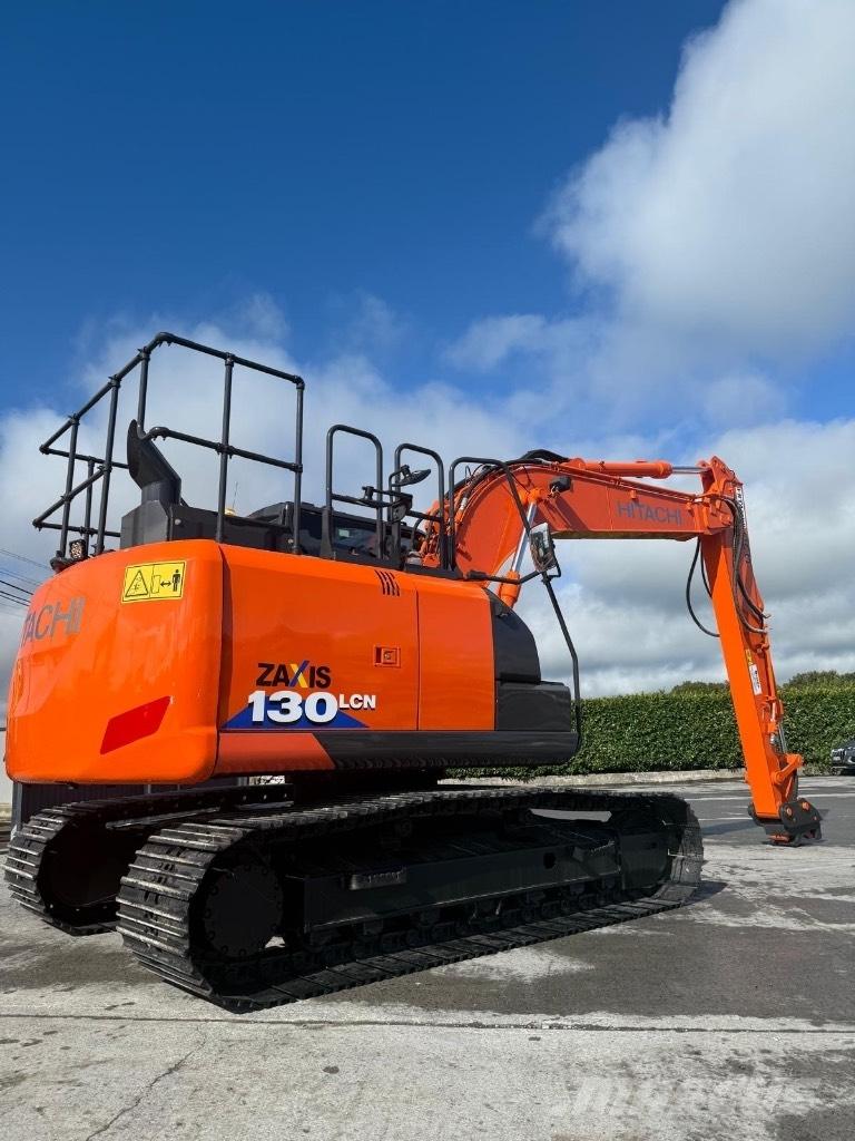 Hitachi Zaxis 130-6 حفارات زحافة