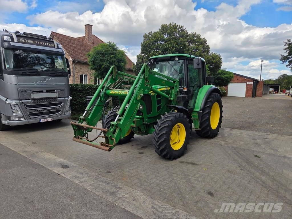 John Deere 6130 الجرارات