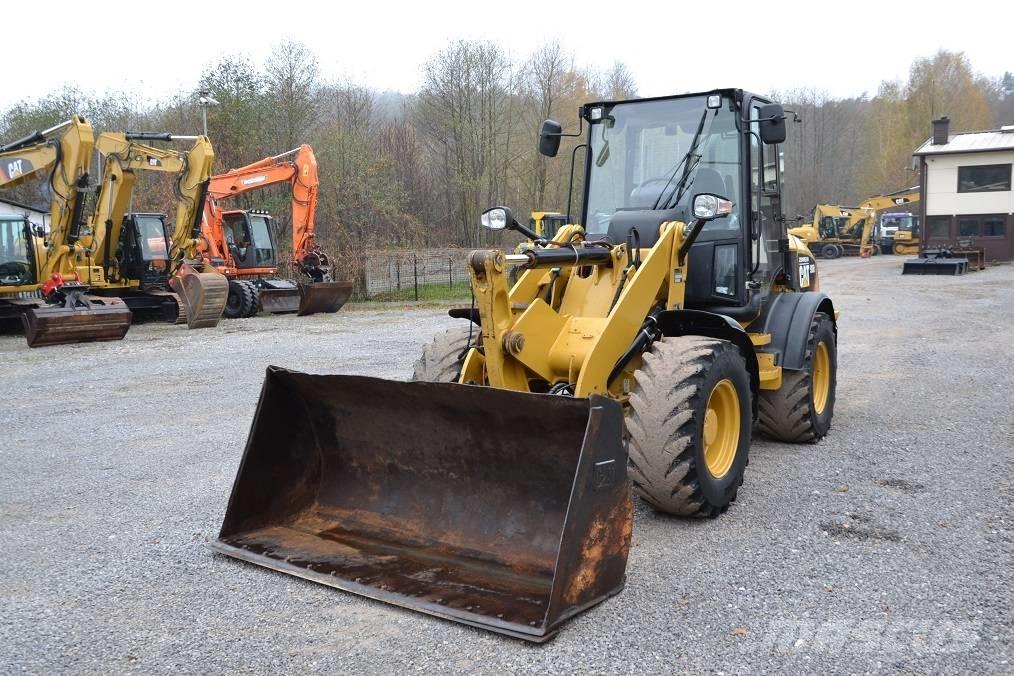 CAT 908 H 2 لوادر بعجل