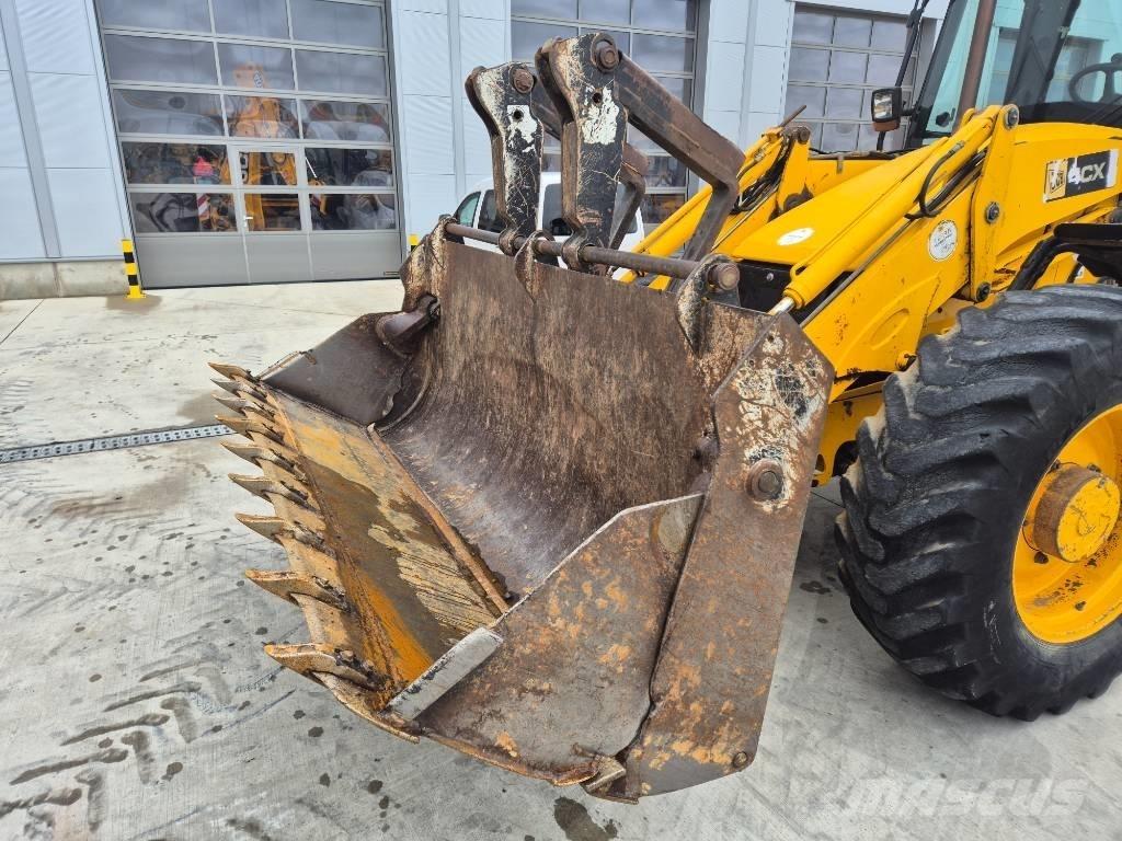 JCB 4CX لوادر ذات جرافات عكسية
