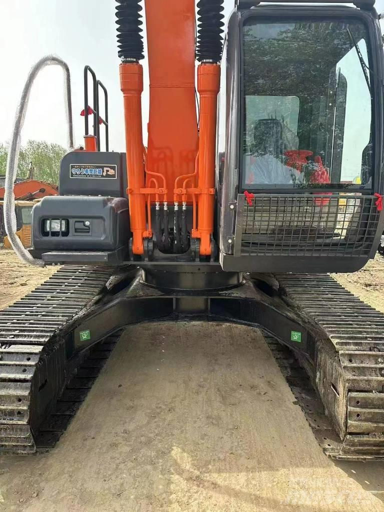 Hitachi ZX 130 حفارات زحافة