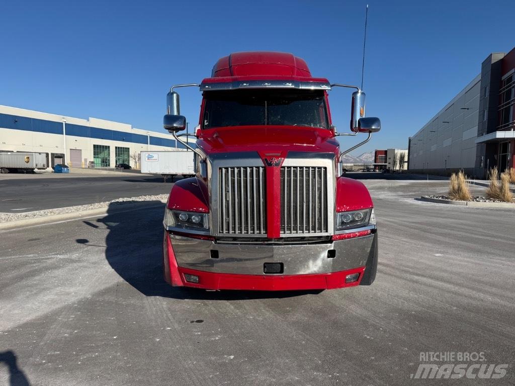 Western Star 5700 XE وحدات الجر