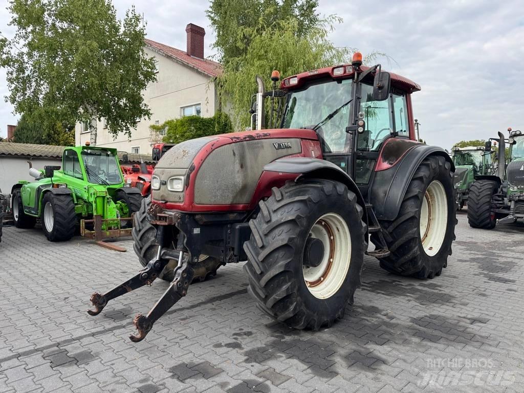 Valtra T160 HiTECH الجرارات