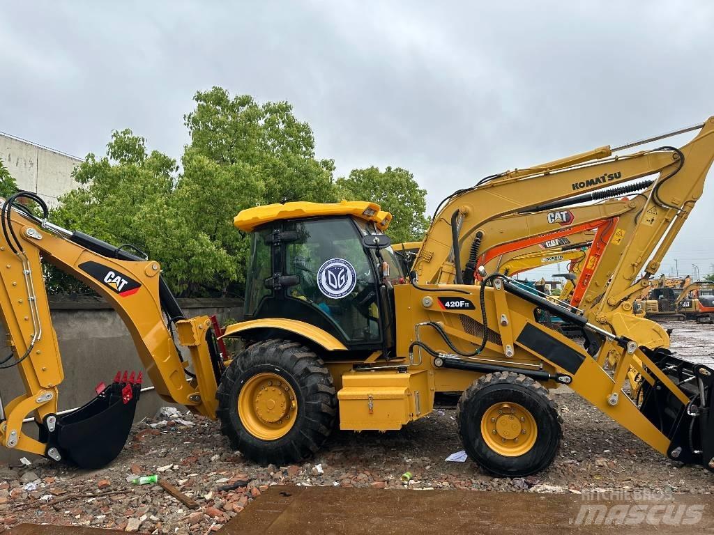 CAT 420 F لوادر ذات جرافات عكسية
