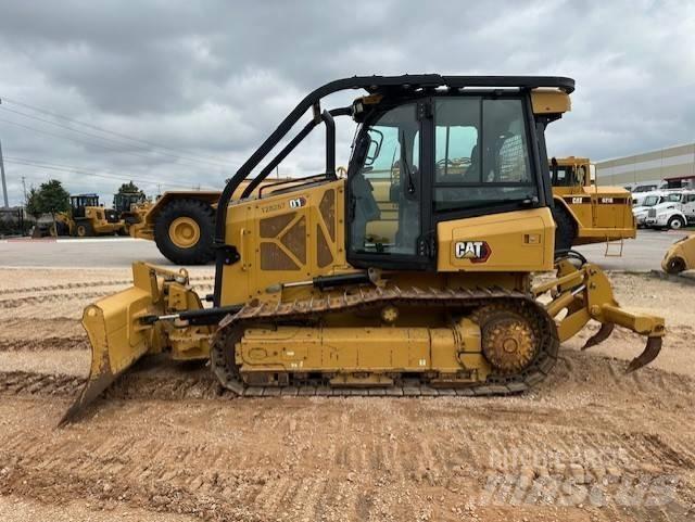 CAT D1 بلدوزرات مجنزرة