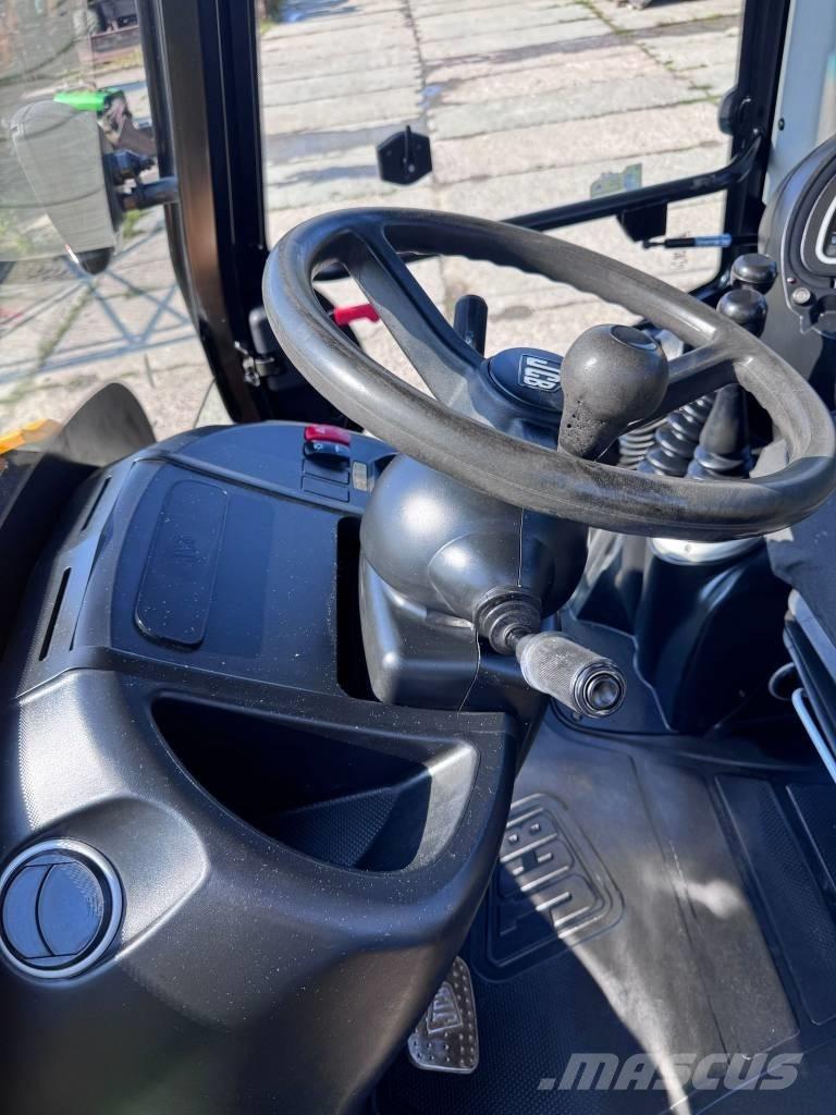 JCB 3CX لوادر ذات جرافات عكسية