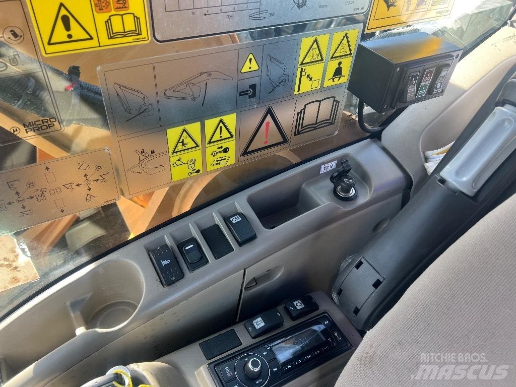 CASE CX 250 D حفارات زحافة