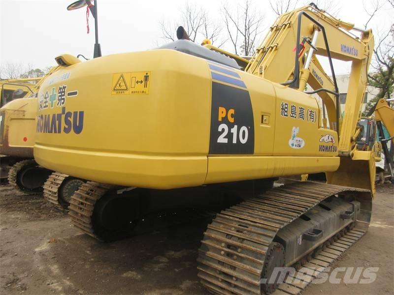 Komatsu PC 210 LC حفارات زحافة