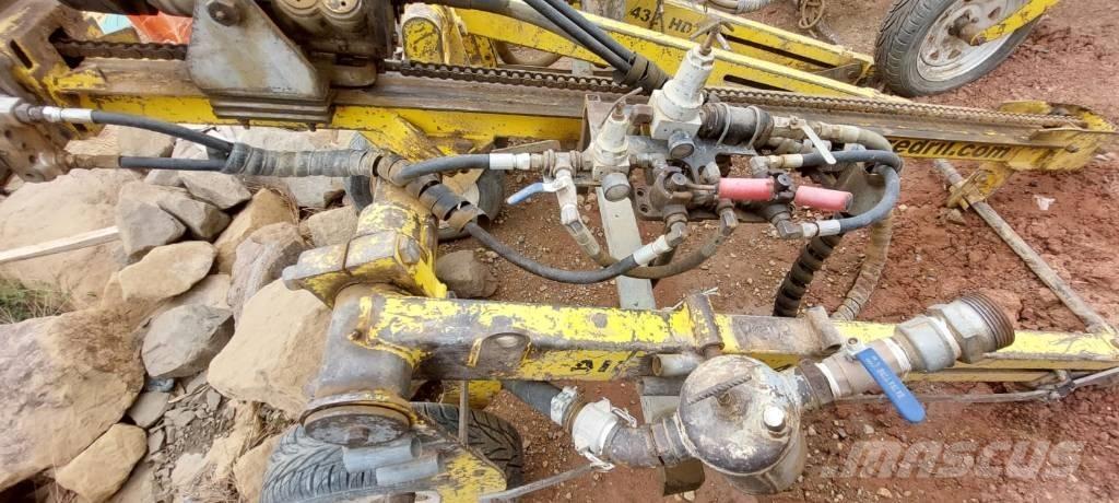  Coredril l A 432 HD معدات الثقب السطحي