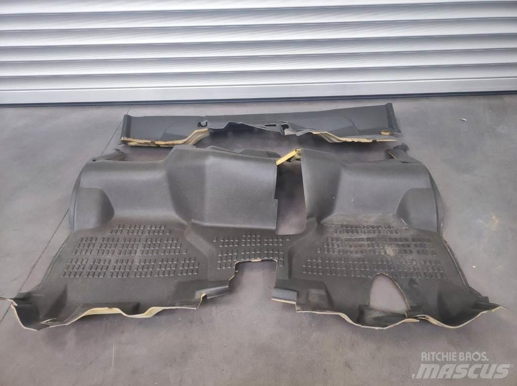 Renault Floor Mat كابينة والداخلية