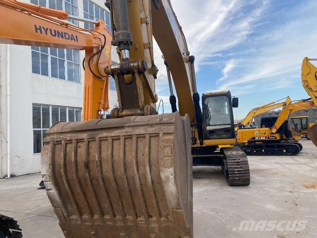 CAT 336 D حفارات زحافة