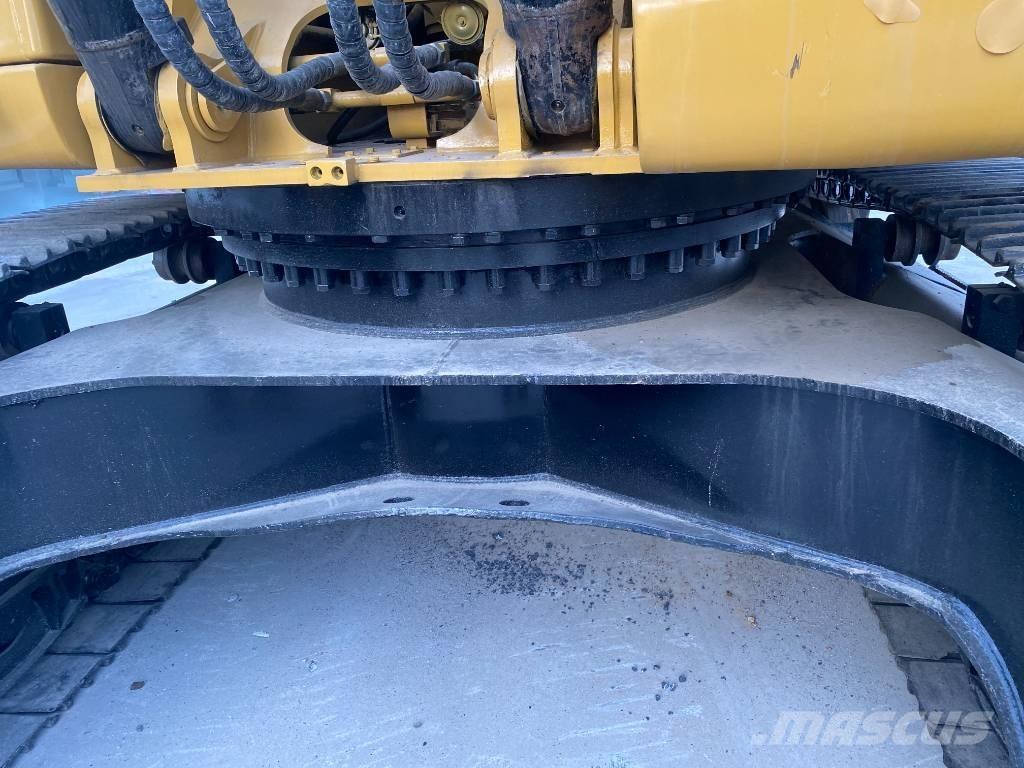 CAT 336 D حفارات زحافة