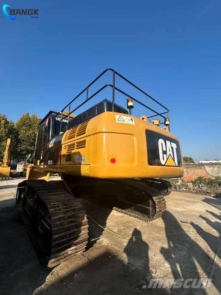 CAT 340D2L حفارات زحافة