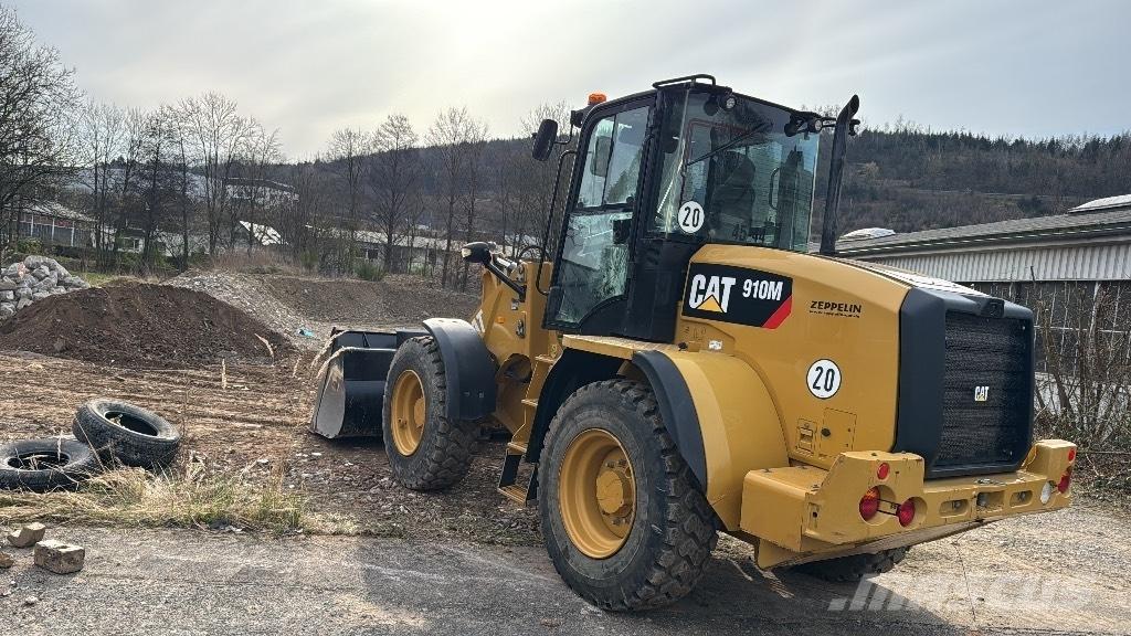 CAT 910M لوادر بعجل