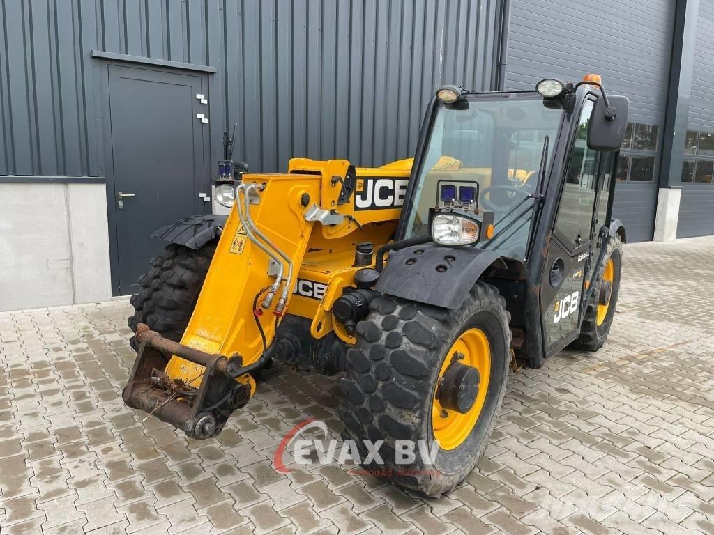 JCB 527-58 AgriPlus معدات مناولة لأغراض الزراعة