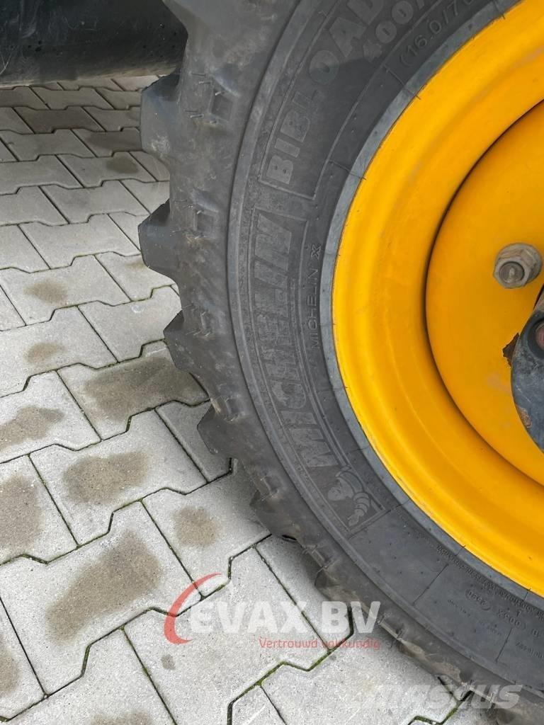 JCB 527-58 AgriPlus معدات مناولة لأغراض الزراعة