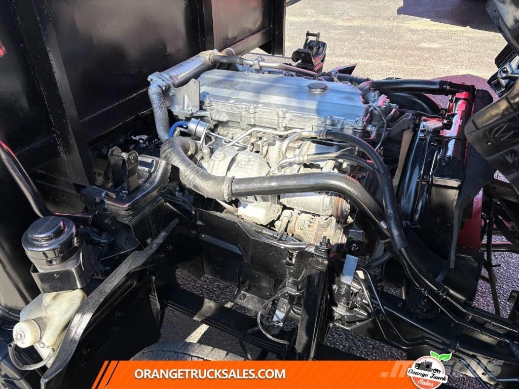 Isuzu NPR شاحنات مسطحة/مفصلية الجوانب