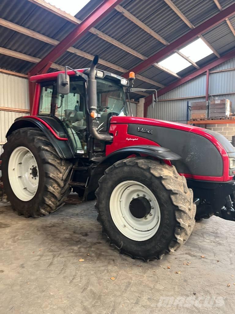 Valtra T 191 الجرارات