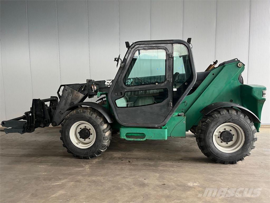 Bobcat T3071 معدات مناولة لأغراض الزراعة