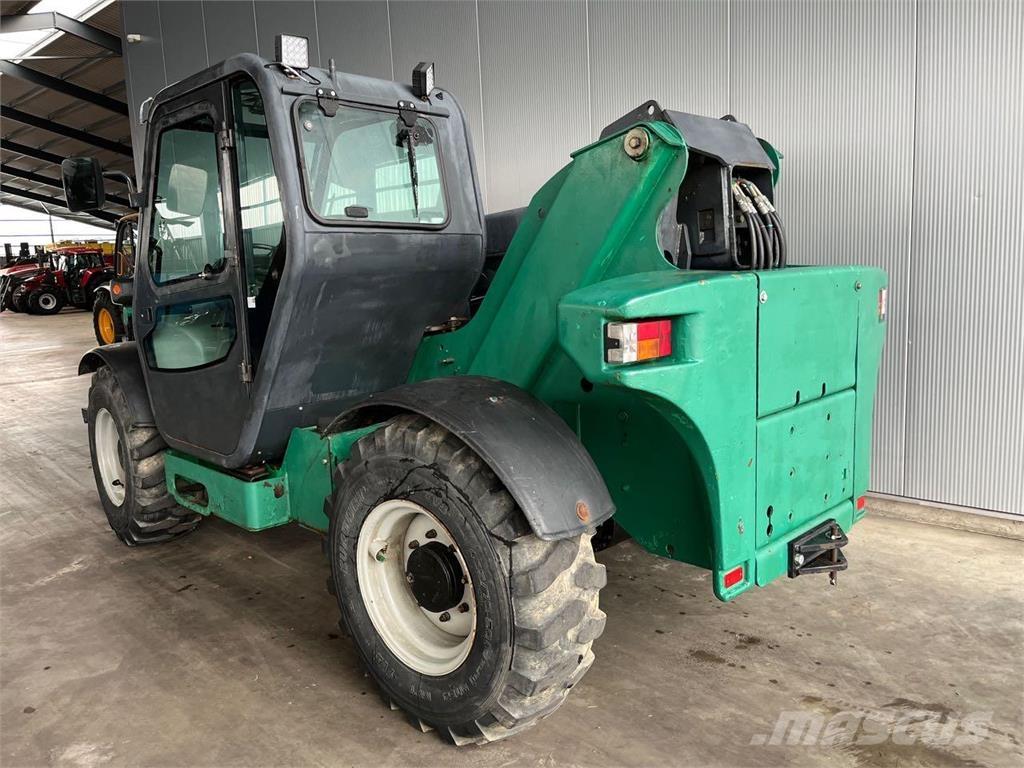 Bobcat T3071 معدات مناولة لأغراض الزراعة
