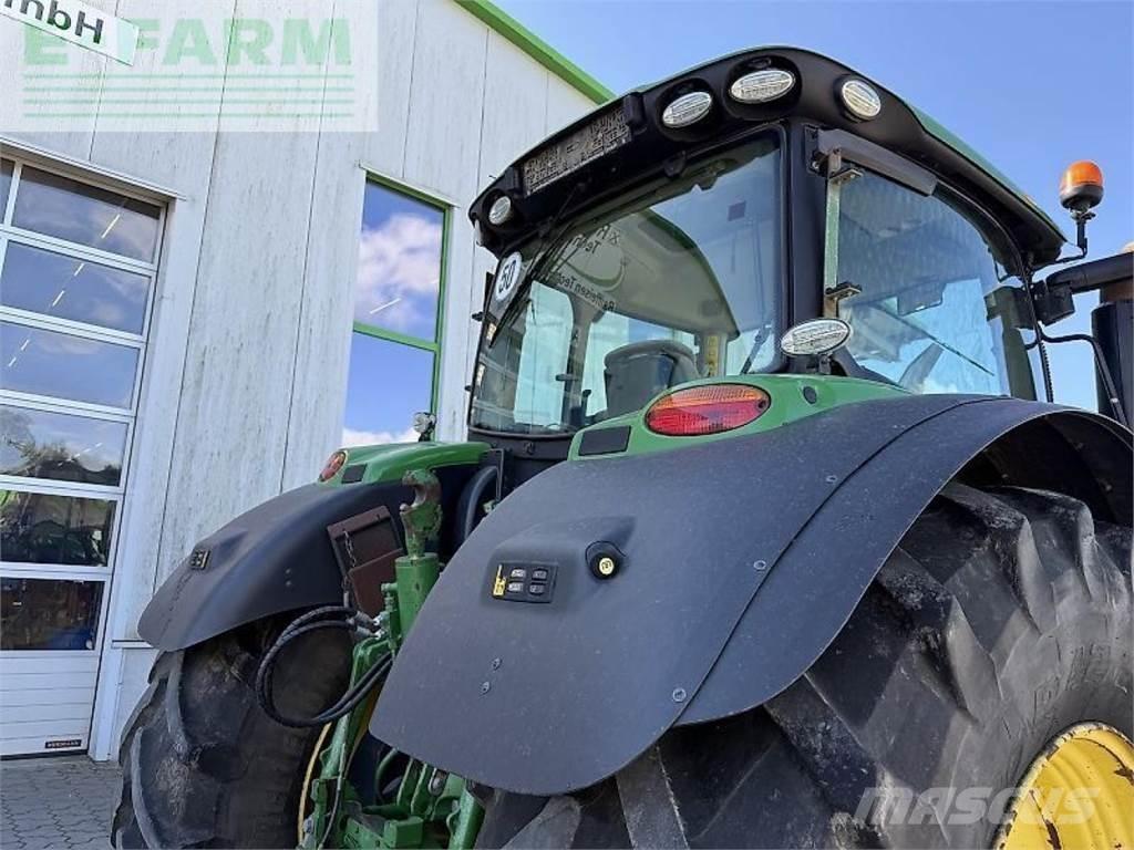 John Deere 6215r الجرارات