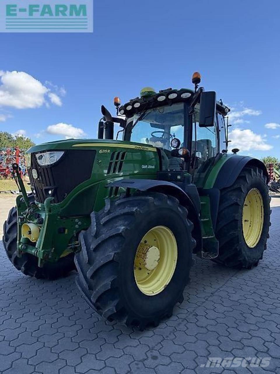 John Deere 6215r الجرارات