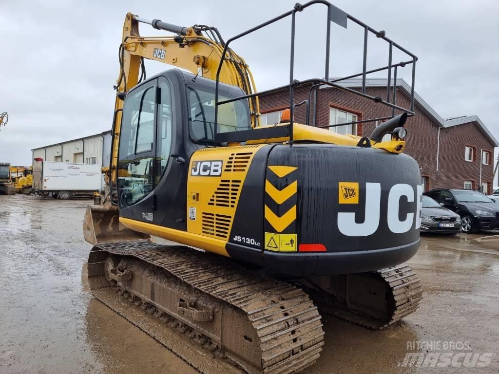 JCB JS 130 LC حفارات زحافة